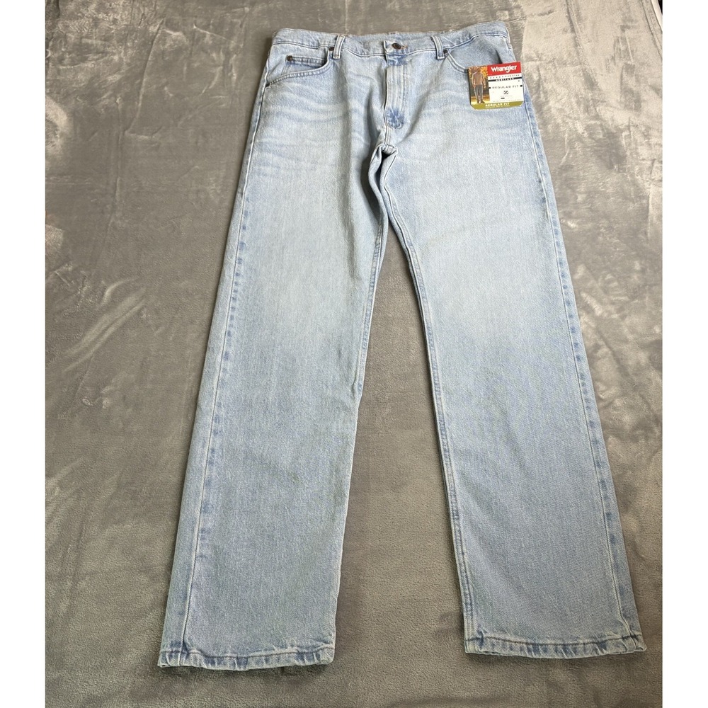 Wrangler Jeans Mens 36x32 Light Blue Wash Straight Leg Regular Fit Western Denim